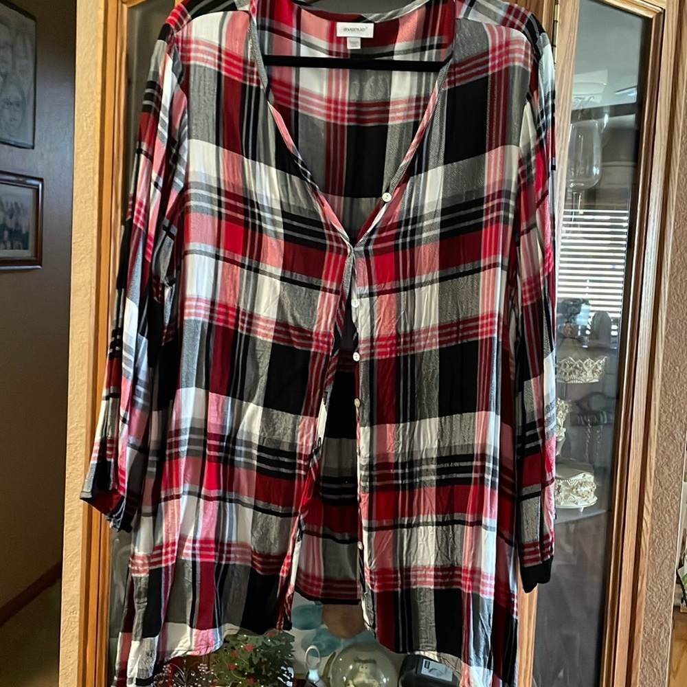 Avenue Top. Size 18/20  Red Black Plaid